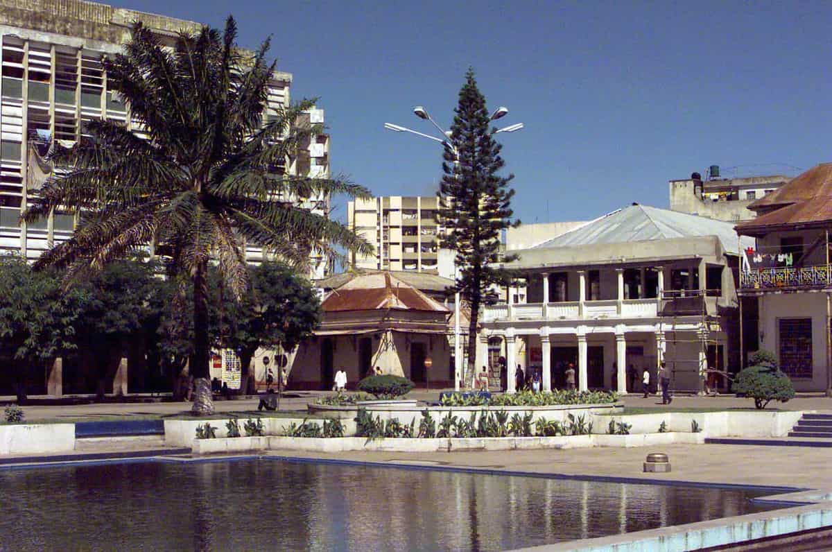 Plaza and buildings in central Beira